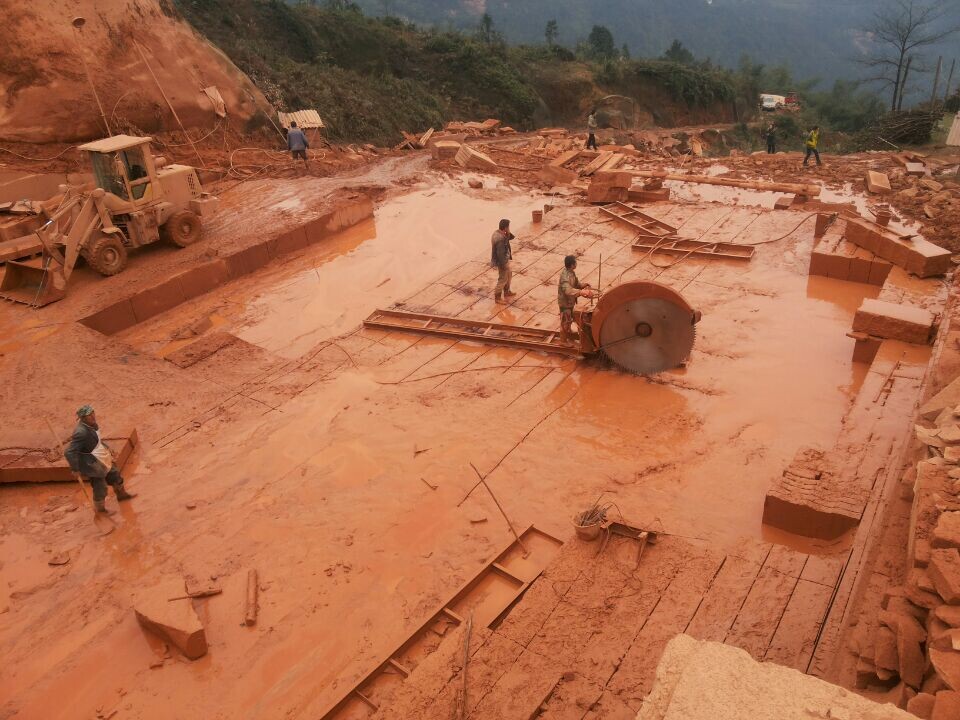 紅砂巖礦山